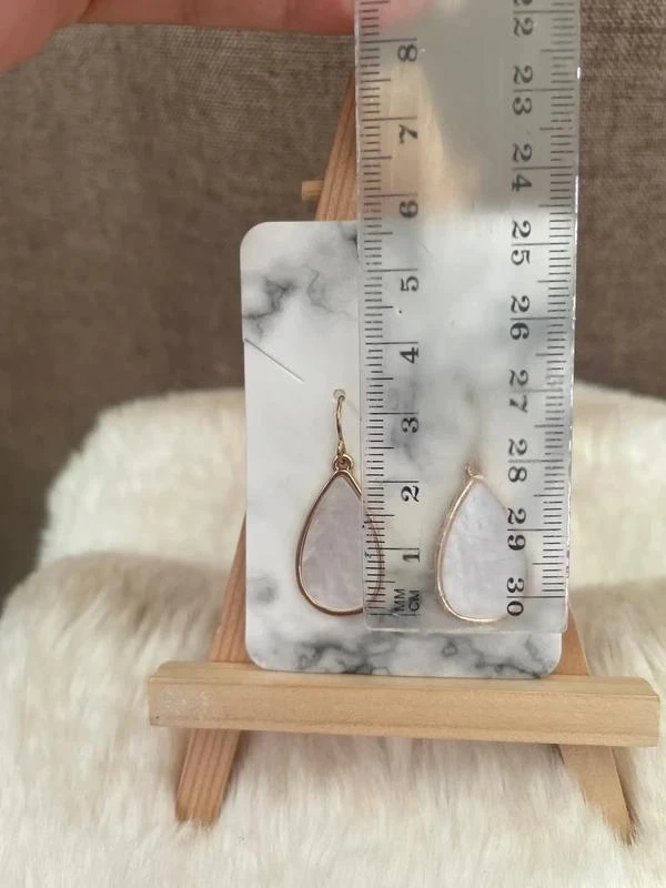 Boucles d’oreilles goutte élégante blanc marbré – photo 3
